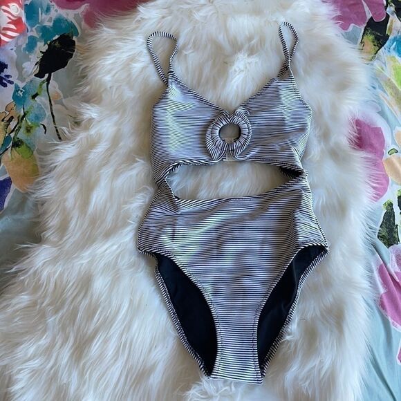 Solid & Striped Ribbed One Piece - Picture 6 of 8